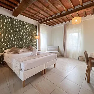 New! -verderame & In 3*, Lucques Italie